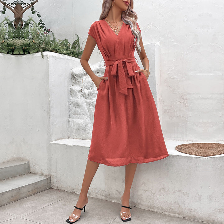 Elegant fitted midi dress at the waist for women Lune London