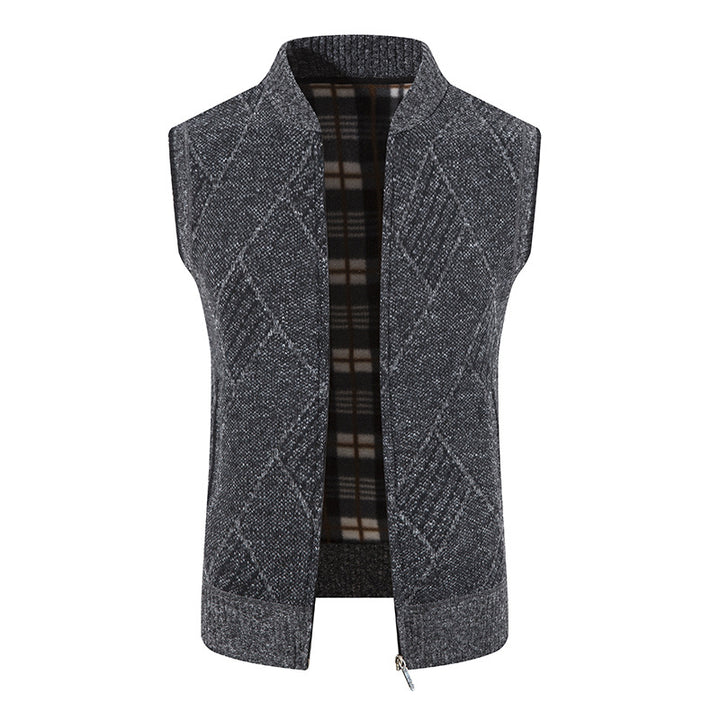 Elegant knitted vest for men with structured diamond pattern Lune London