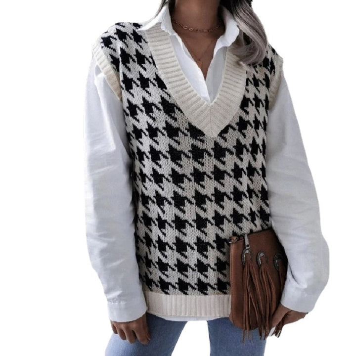 Lune London Women's Knit Vest with a Modern Herringbone Pattern