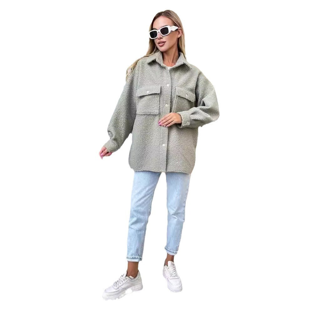 Soft fleece jacket for women with applied pockets and buttoning Lune London