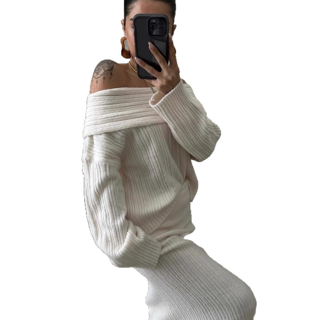 Knitted outfit for women with oversized collar and fitted cut Lune London