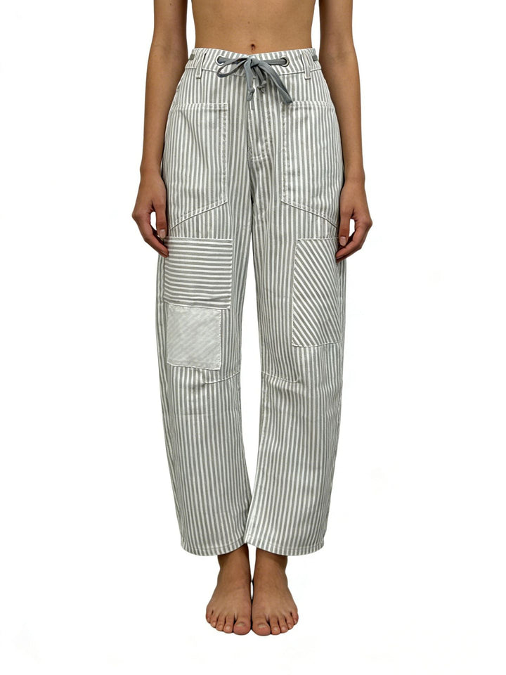 Women's wide cargo pants with practical pockets and unique design Lune London