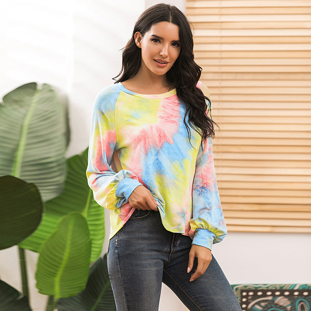 Casual hoodie for women with a trendy tie-dye pattern Lune London