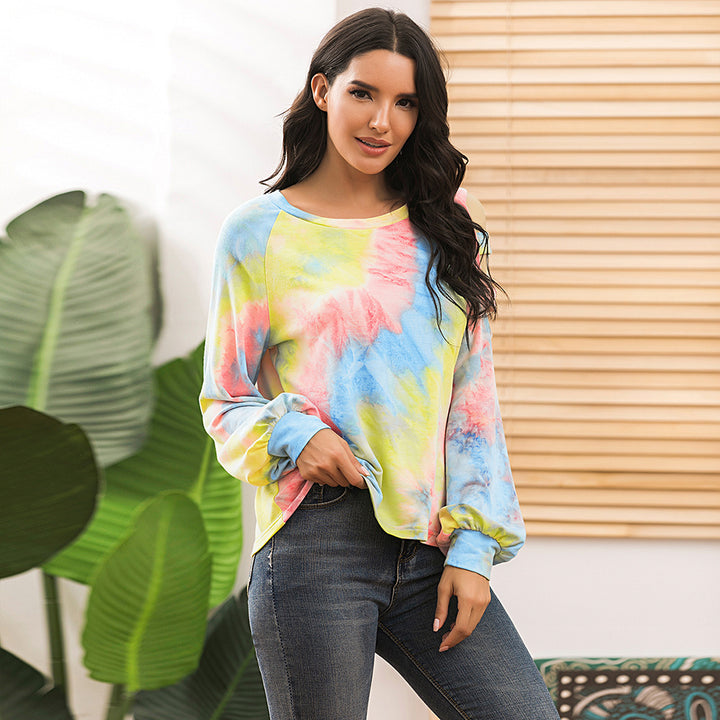Casual hoodie for women with a trendy tie-dye pattern Lune London