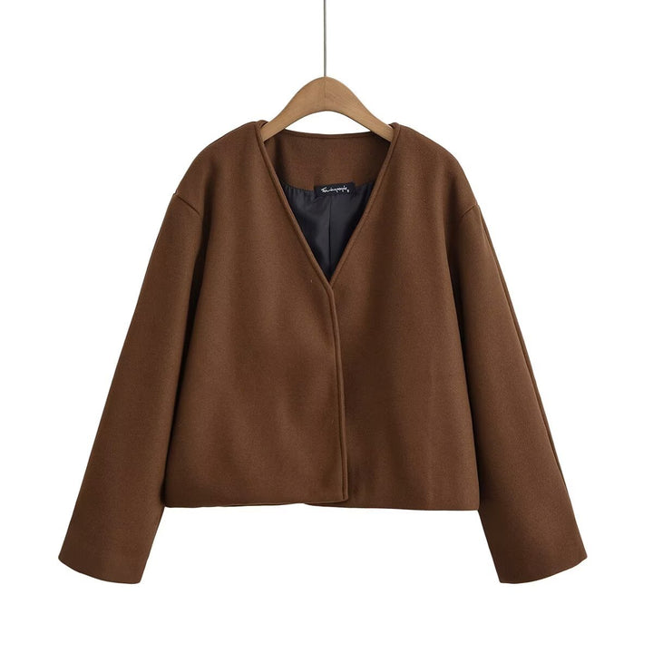 Elegant short jacket for ladies with large collar Lune London