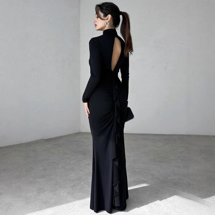 Elegant maxi dress for ladies with a high design and refined gathered elements Lune London