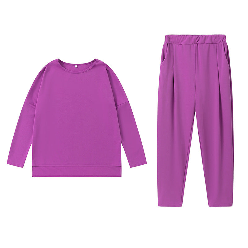 Sport leisure set for women with a soft material and a loose fit Lune London