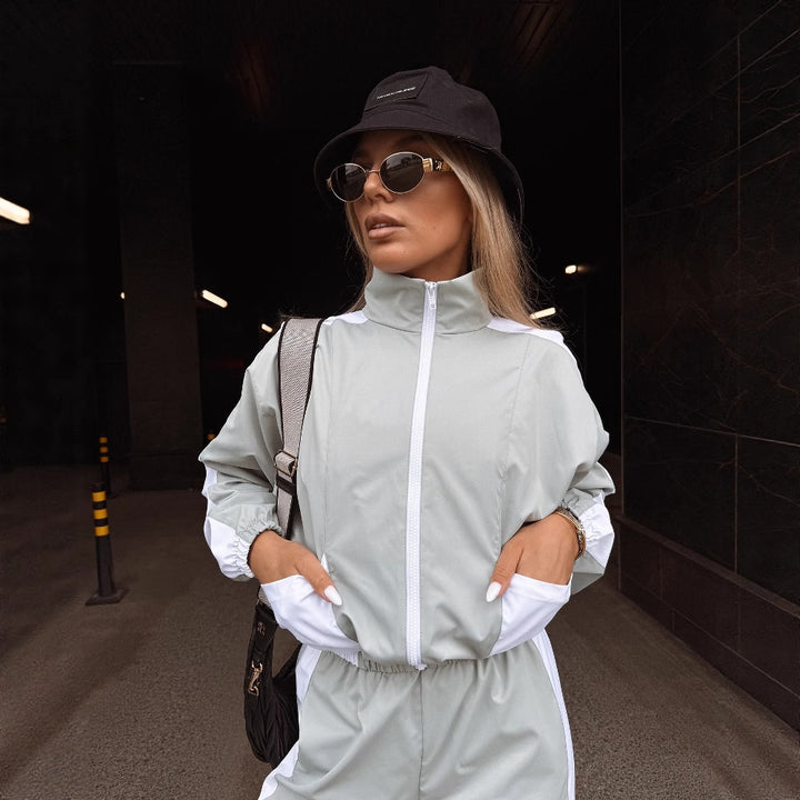 Trendy jumpsuit for women with high collar and elastic waist Lune London