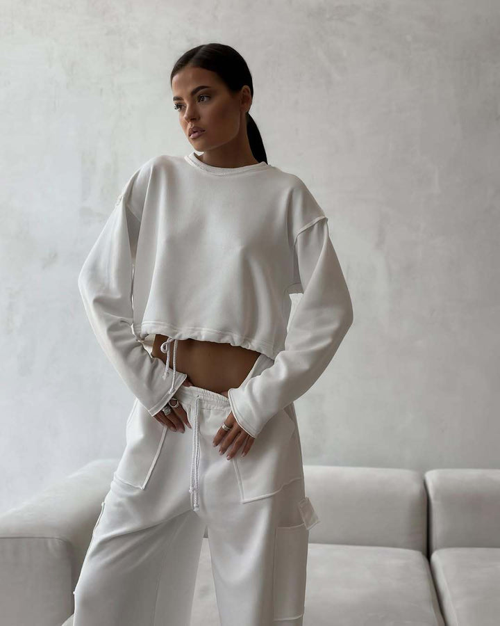 Casual women's crop top with elastic and ruffled sleeves Lune London