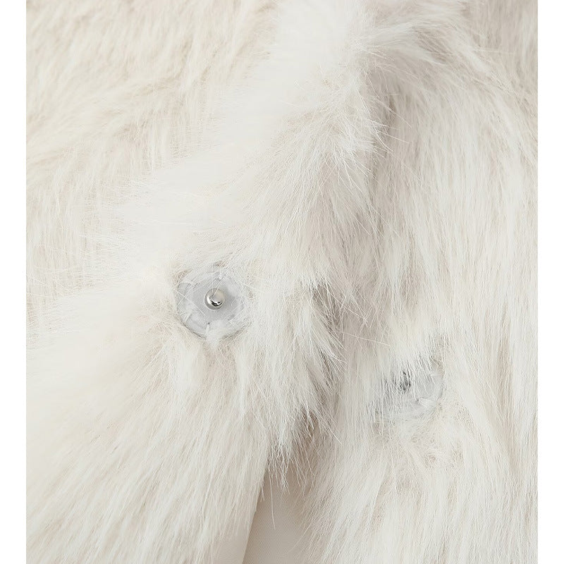 Cozy women's vest in faux fur with elegant high collar Lune London