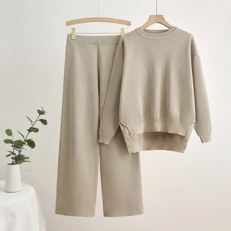 Comfortable knitted lounge set for women with drop shoulders Lune London