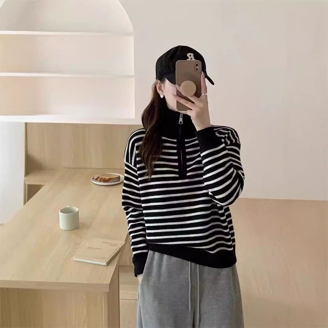 Pull décontracté pour femmes avec fermeture éclair et motif rayé Chic & Stil