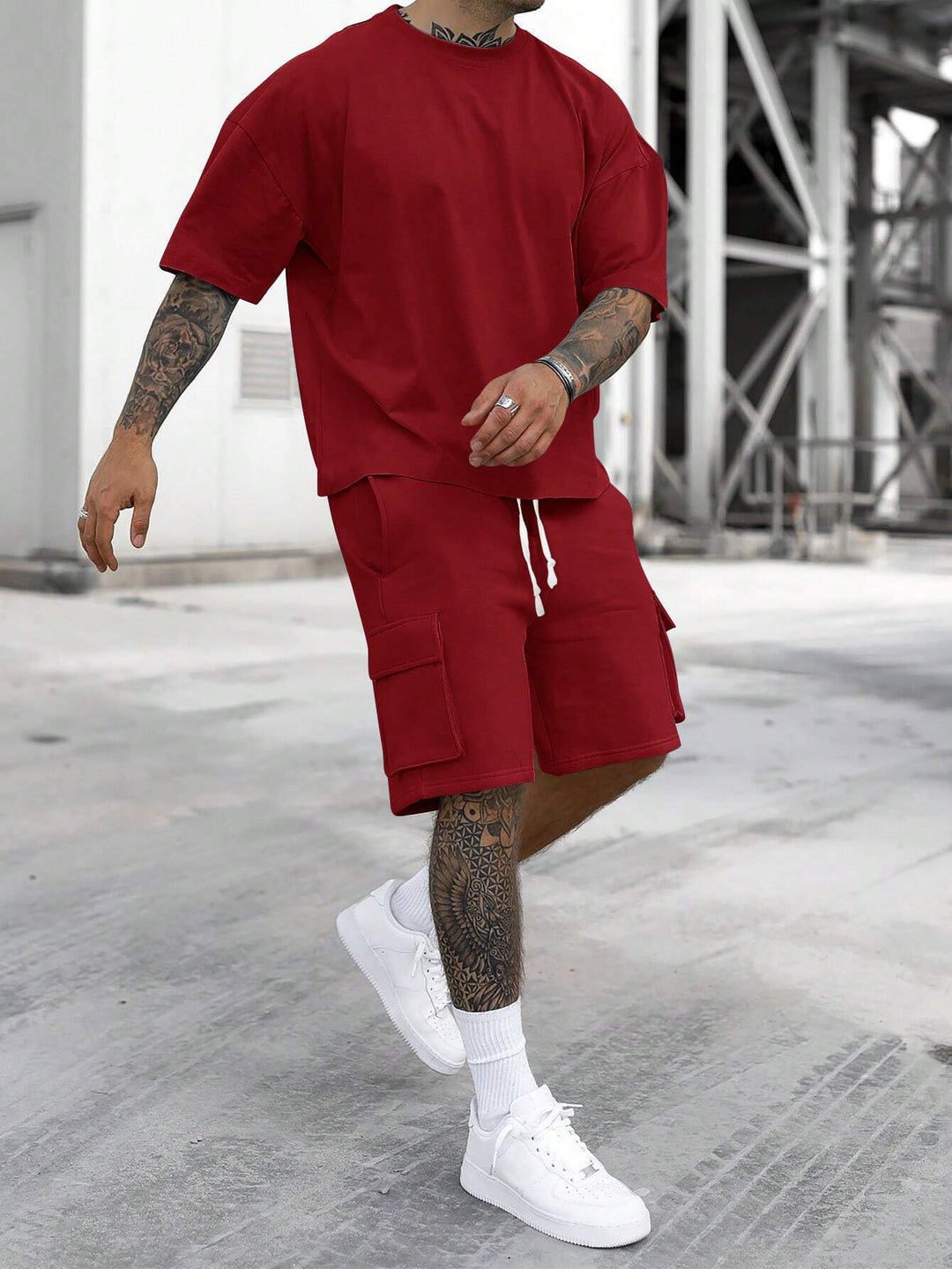 Men's leisure set with oversized t-shirt and cargo shorts Lune London