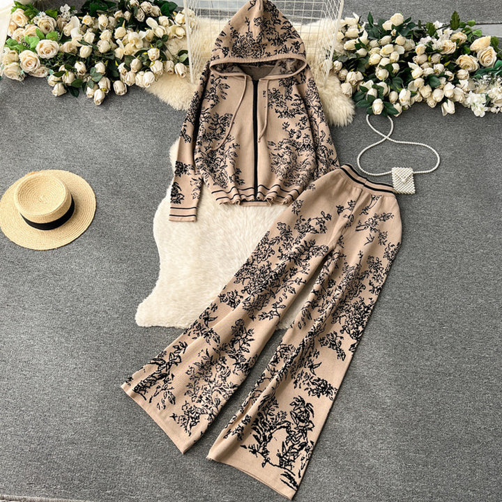 Fashion leisure set for women with hoodie and floral pattern Lune London
