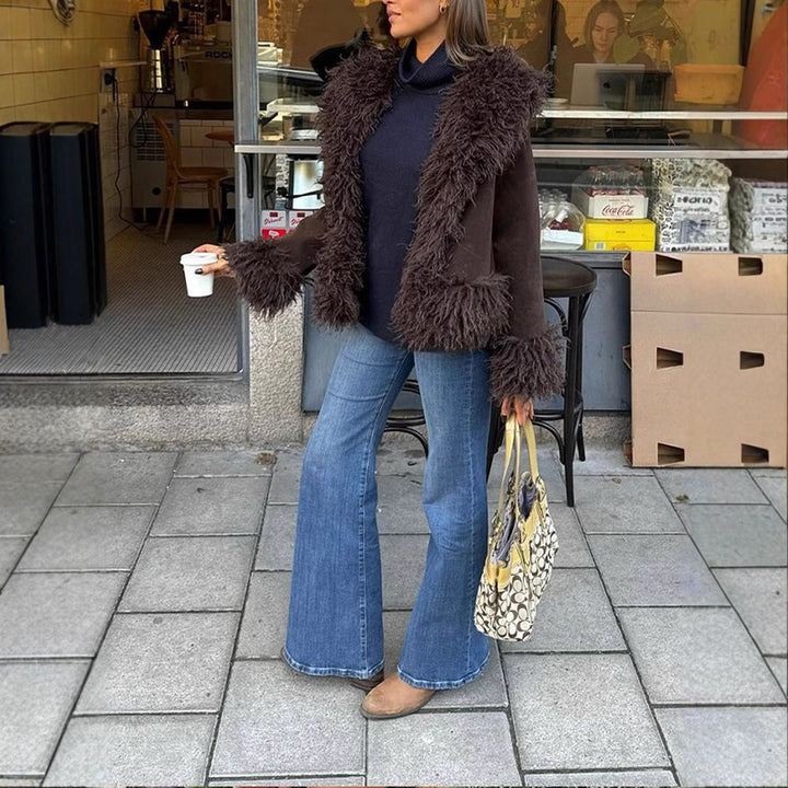 Short casual jacket for women in fluffy material with a unique cut Lune London