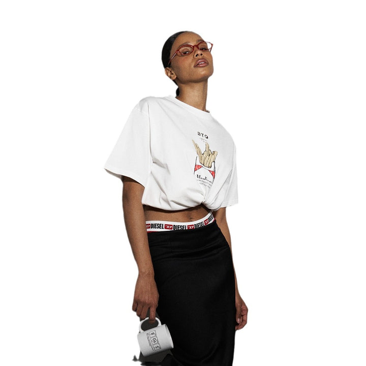 T-shirt for women with a creative graphic design and a comfortable fit Lune London