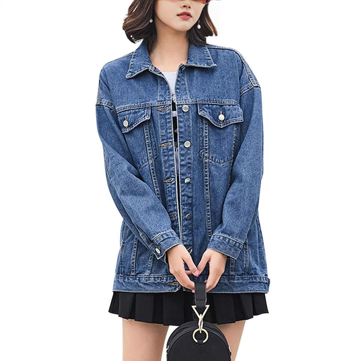 Veste en denim surdimensionnée pour femmes avec des boutons-pression décoratifs Chic & Stil