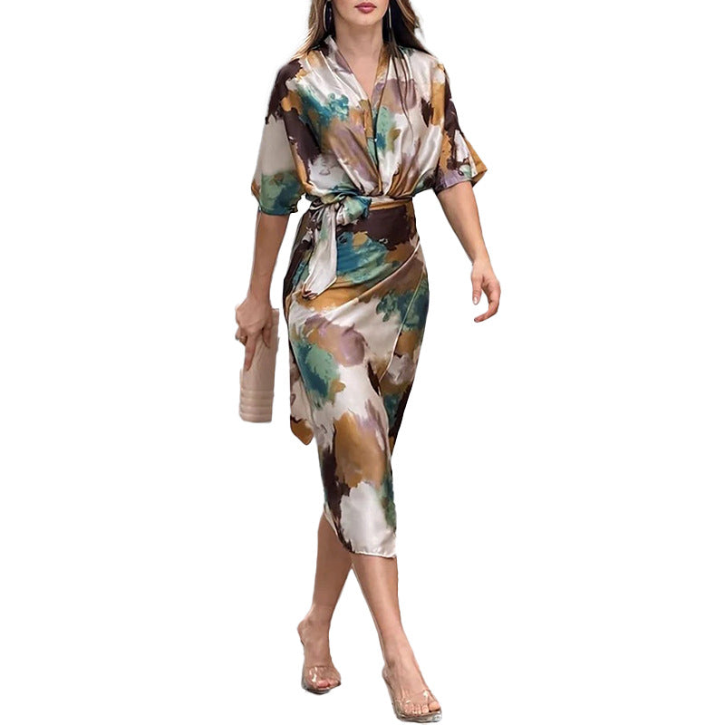 Robe portefeuille pour femmes avec élégante manche kimono et ceinture à la taille Chic & Stil
