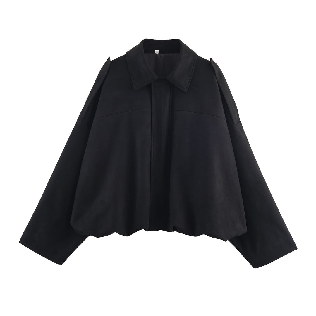 Oversized elegant jacket for women with refined details and a chic collar