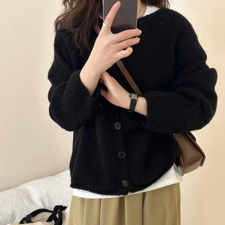 Cardigan doux pour femmes avec détails de boutons décoratifs Chic & Stil