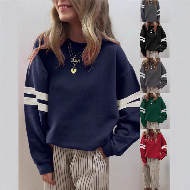 Sporty sweatshirt for women with contrasting color sleeves Lune London