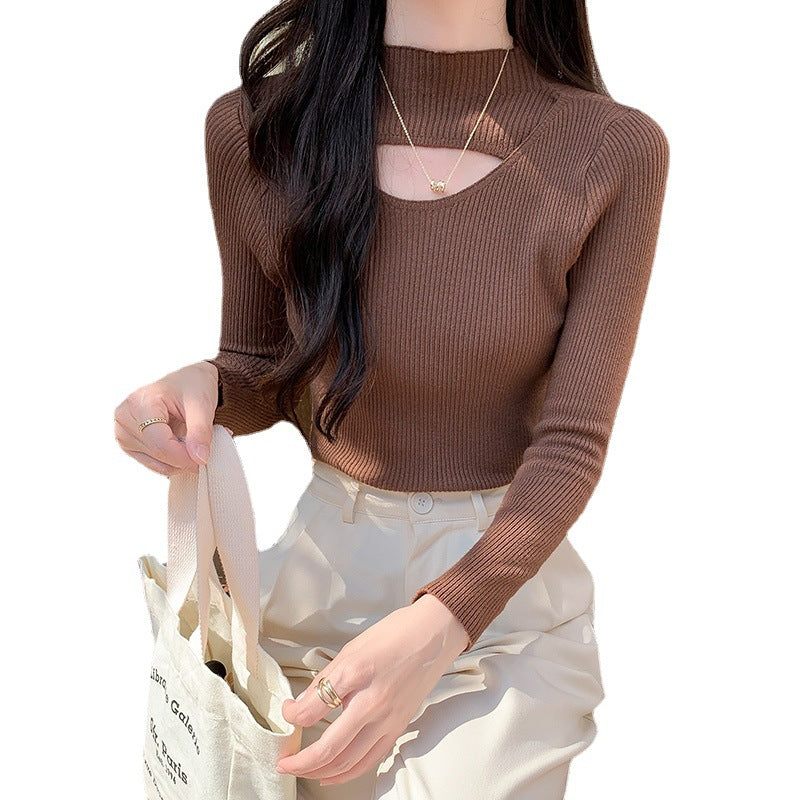 Ladies elegant long sleeve top with stylish V-neck and ribbed texture Chic & Stil