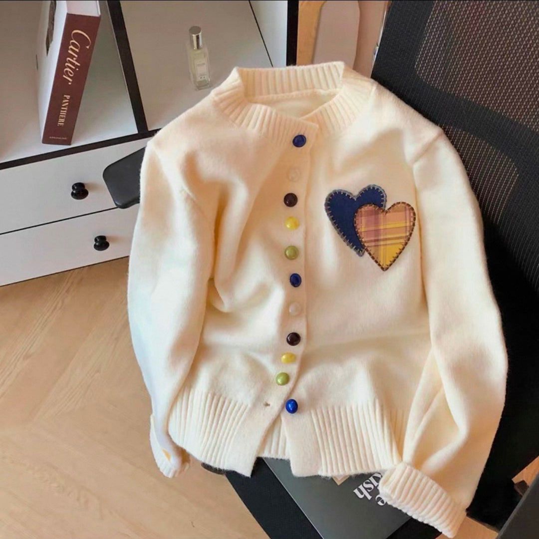 Cardigan for women with heart-shaped appliqués and colorful button details Lune London