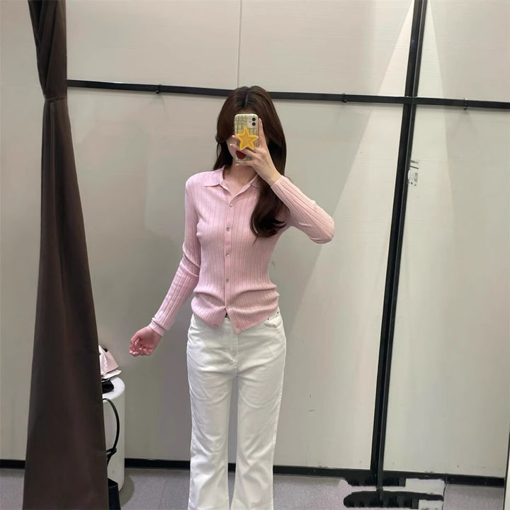Blouse en tricot fin pour femmes avec col élégant et fermeture à bouton Chic & Stil