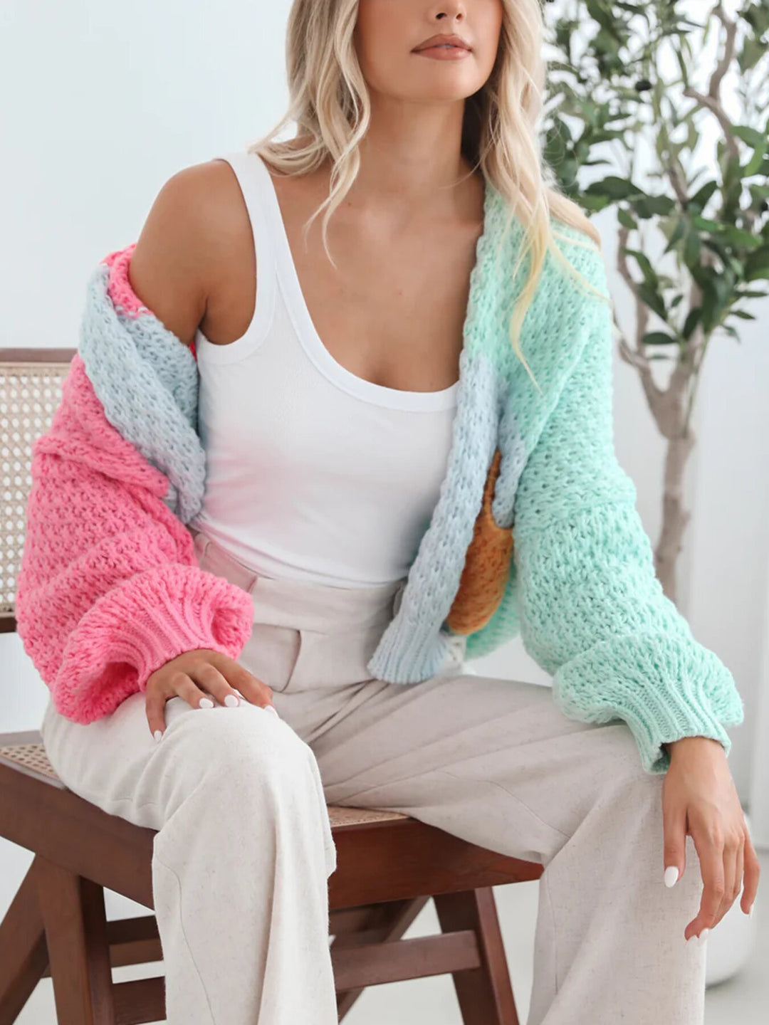 Comfortable knitted sweater for women with oversized sleeves and a combination of colors Lune London