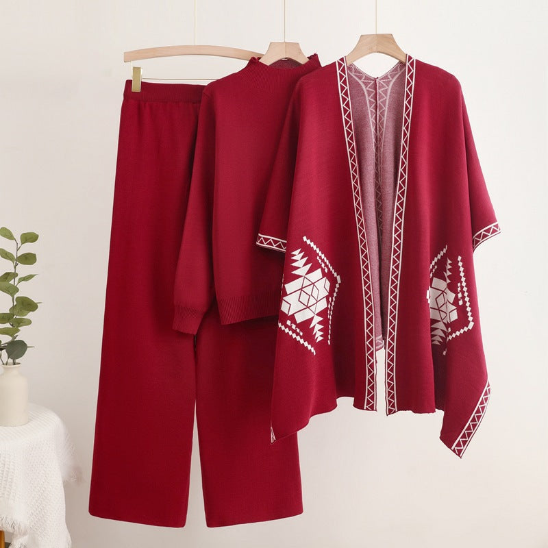 Knitted loungewear set for women with an exceptional poncho style Lune London