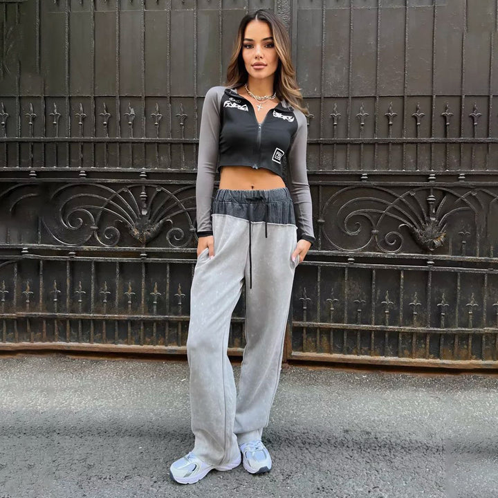 Comfortable lounge pants for women with an elastic waist and a trendy design Lune London