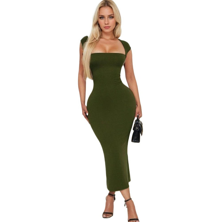 Robe maxi ajustée pour femmes avec design dénudé des épaules et décolleté élégant Chic & Stil
