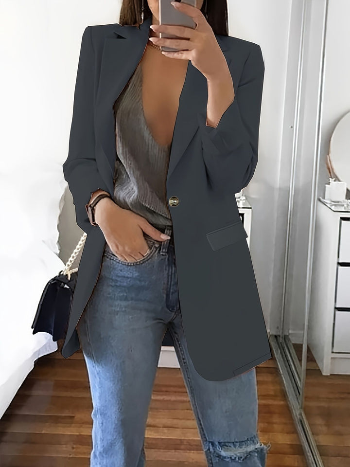 Elegant women's blazer with a sleek silhouette and practical pockets Lune London