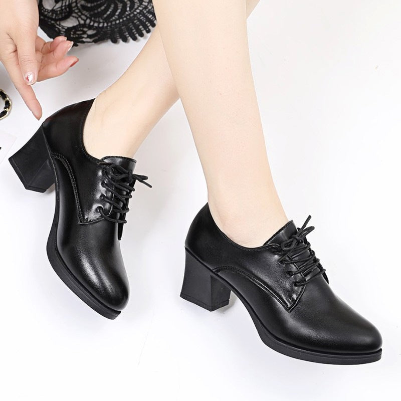 Women's Elegant Lace-Up Shoes with Comfortable Block Heel and Classic Cut Lune London