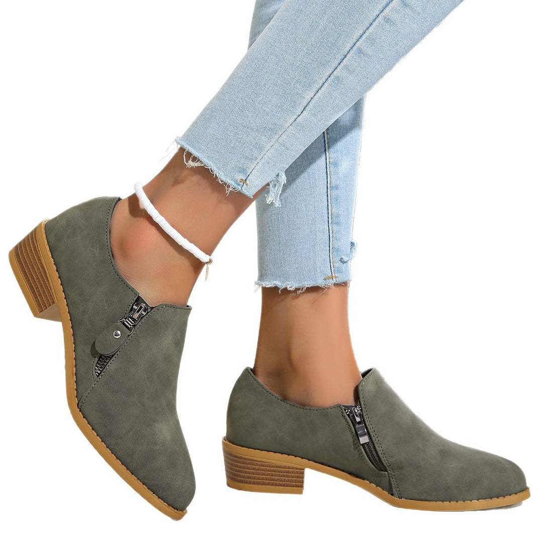Women’s biker ankle boots with trendy zipper and comfortable sole Lune London