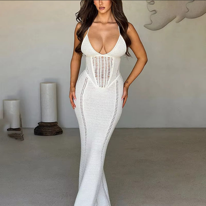 Ladies Elegant Maxi Dress with refined ribbed design and deep V-neck Lune London