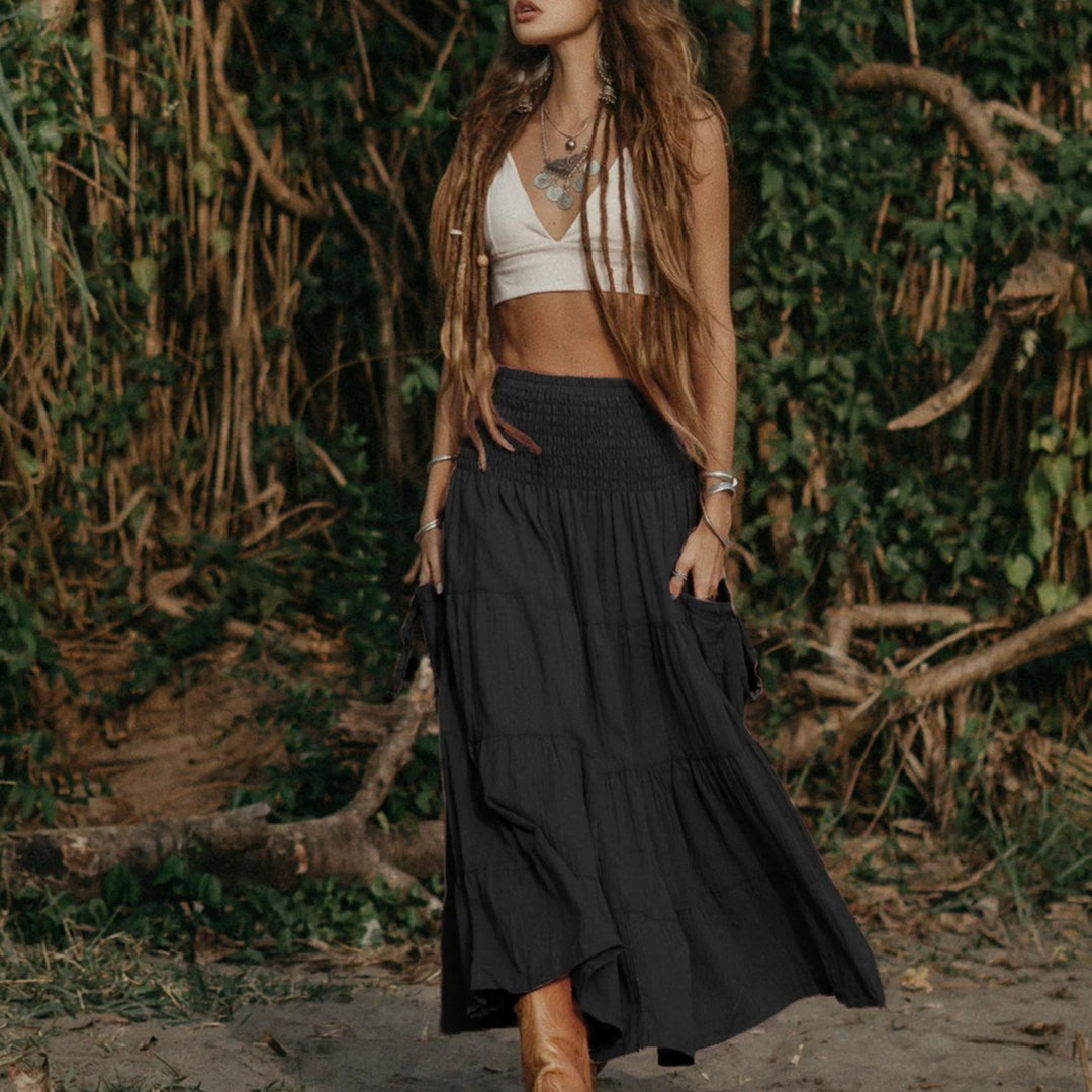Casual long skirt for women with practical pockets and relaxed fit Lune London