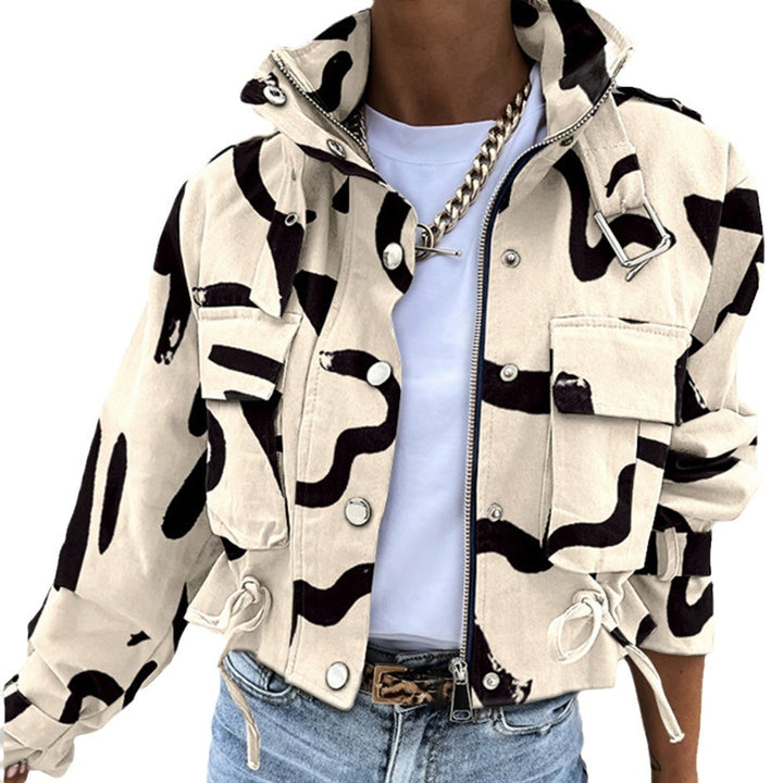 Veste utilitaire cropped tendance pour femmes avec un motif unique et des poches pratiques Chic & Stil