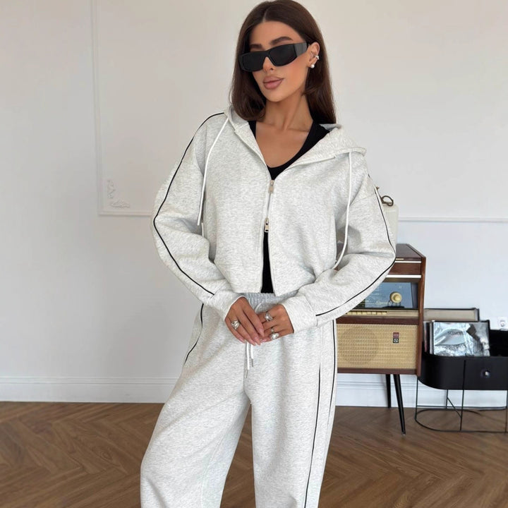 Women's casual tracksuit with cropped hoodie and loose joggers Lune London