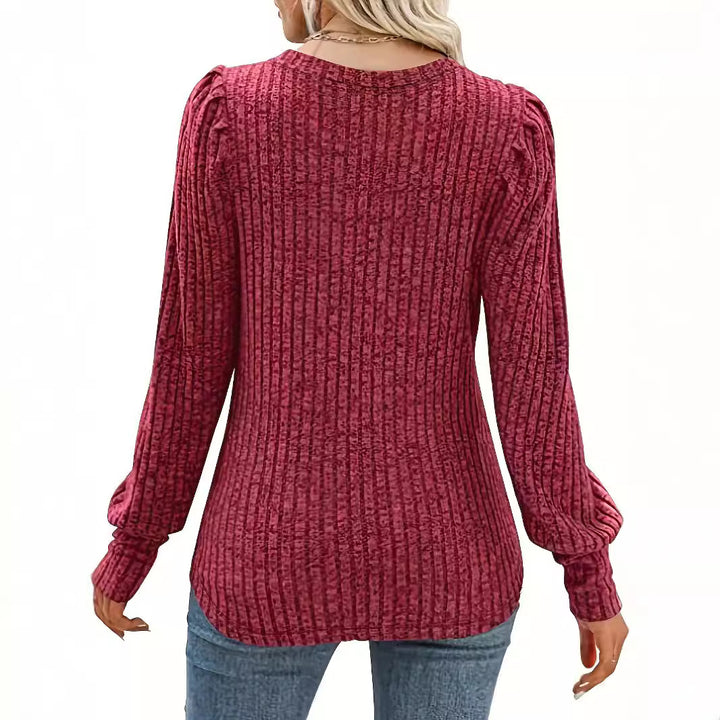 Trendy women's sweater with textured sleeves and a ribbed design Lune London