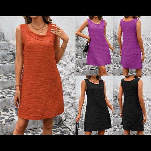 Casual summer dress for women with rounded hem and elegant swirl Lune London