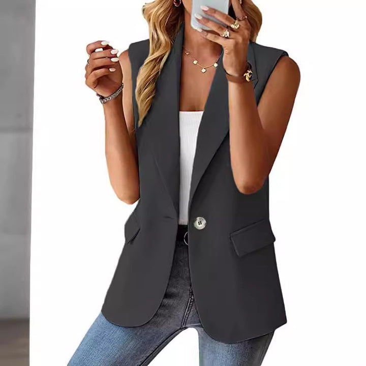 Chic and style sleeveless blazer for women