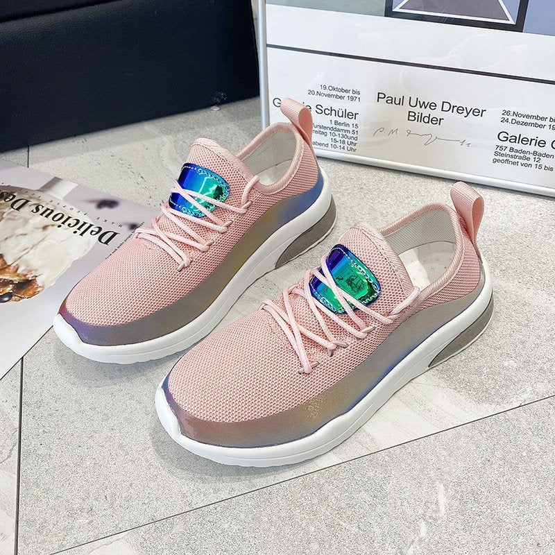 Breathable sports sneakers for women with reflective detail Lune London