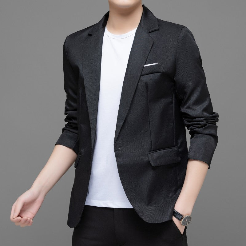 Modern blazer for men with an elegant cut and practical pockets Lune London