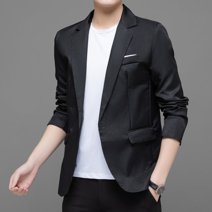 Modern blazer for men with an elegant cut and practical pockets Lune London