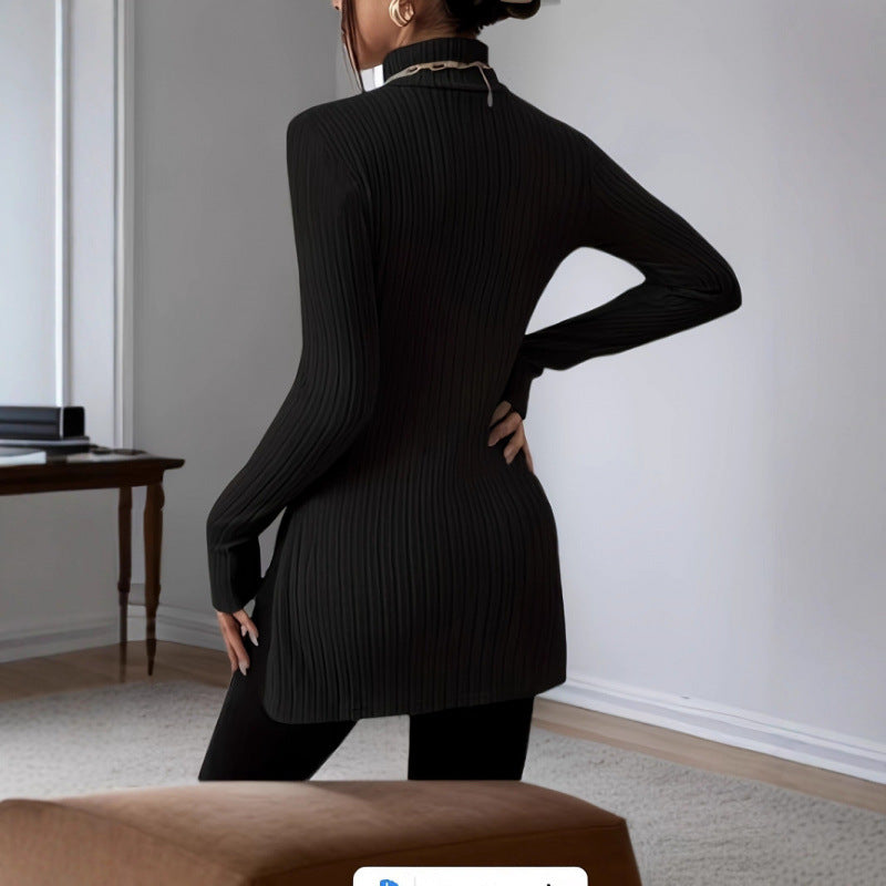Ladies trendy turtleneck sweater with a sought-after ribbed structure Lune London
