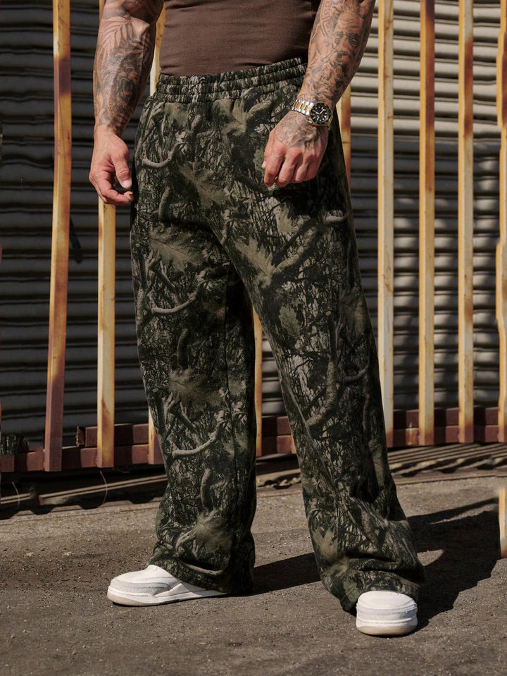 Casual camo look cargo pants for men with practical elastic waistband Lune London