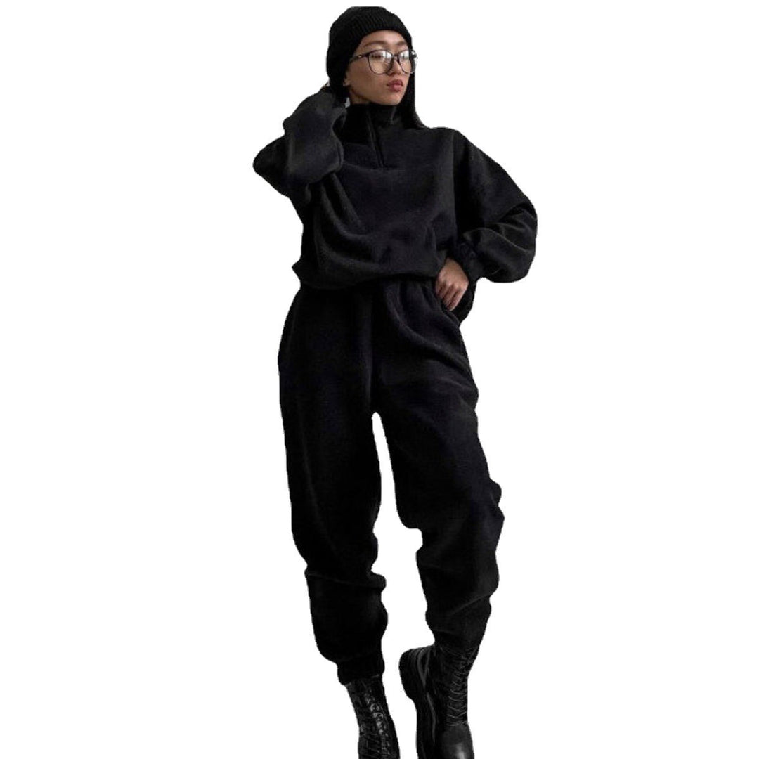 Fleece loungewear set for women with high collar and elastic waistband Lune London