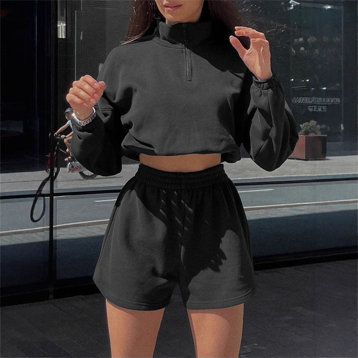 Lune London short-sleeved sports set for women with high collar and elastic waistband