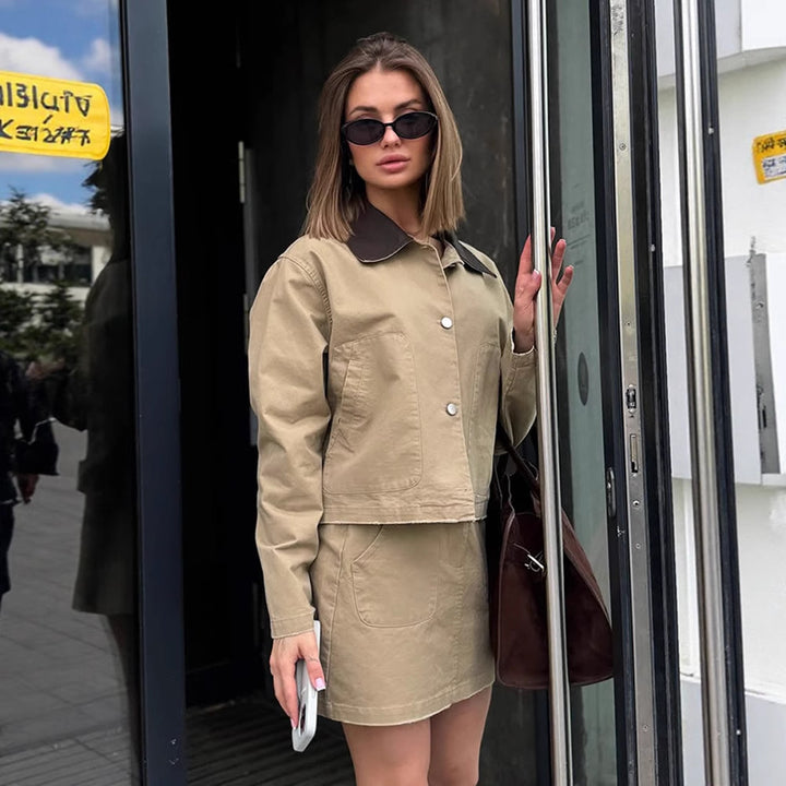 Cropped utility jacket for women with modern design and practical pockets Lune London